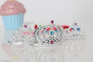 Tiara and a cupcake. Photo by Mariana Yarritu on Unsplash